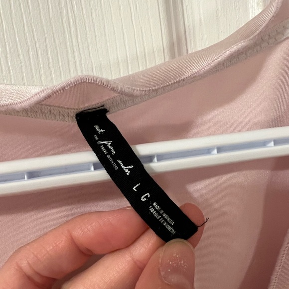 Urban outfitters “out from under” cropped puff sleeve ruffle top - Picture 3 of 4